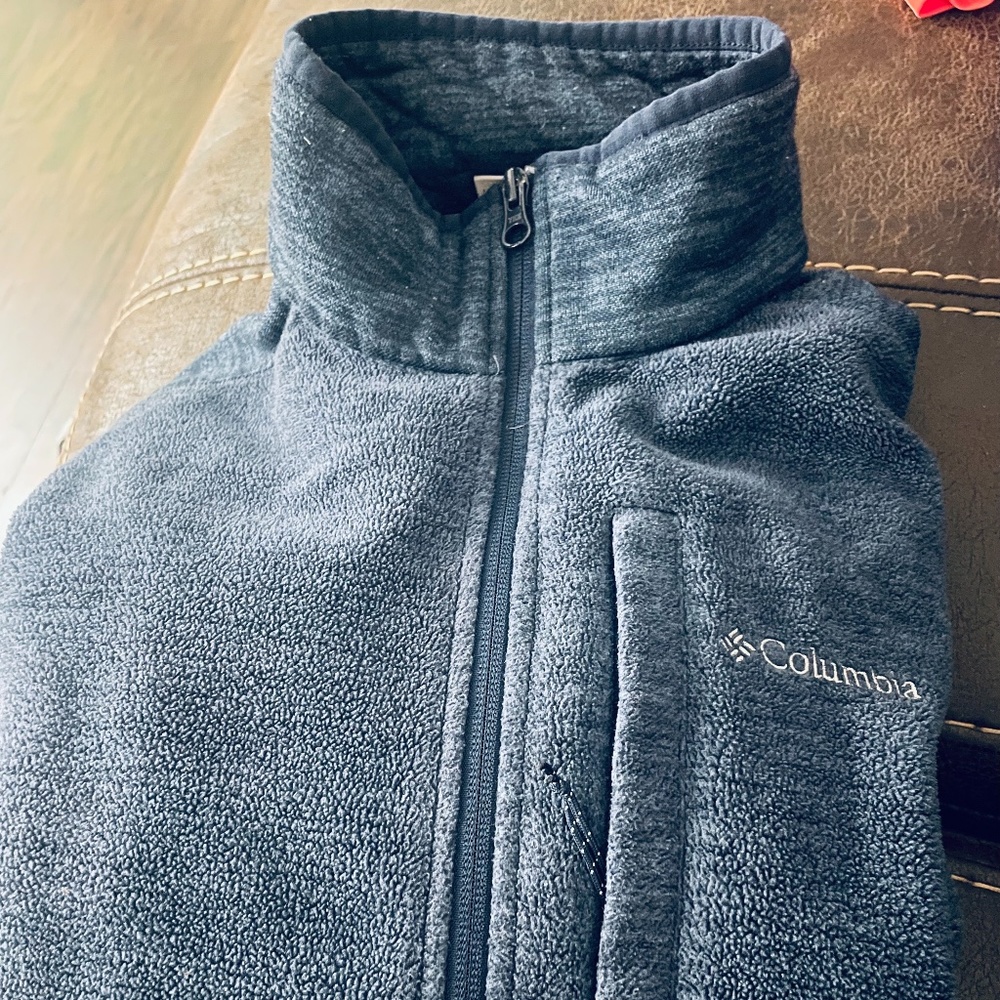 Men’s small sweater